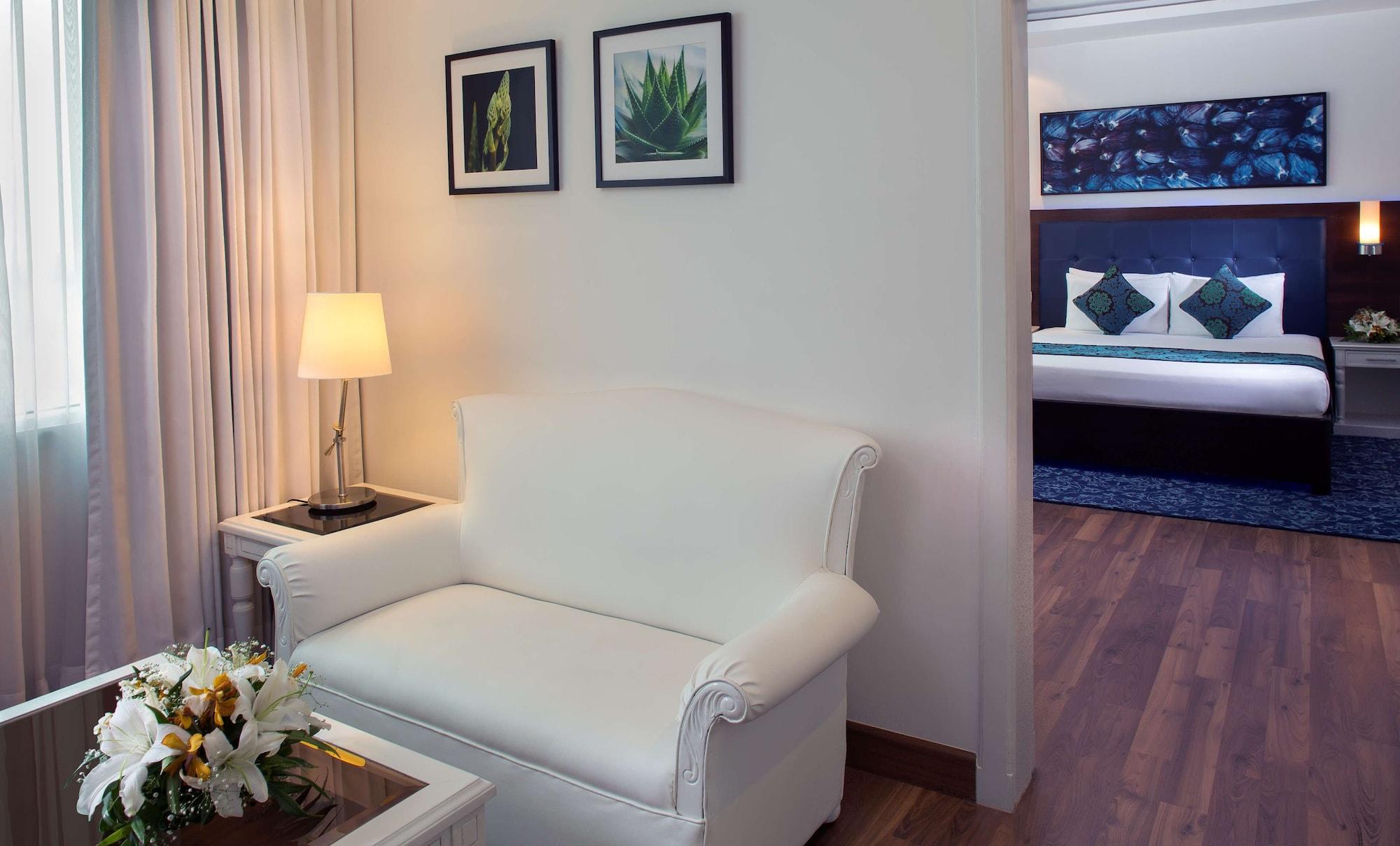 Radisson Blu Kochi Hotel Luaran gambar A room at the hotel