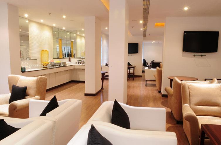 Radisson Blu Kochi Hotel Restoran gambar The lounge at the airport