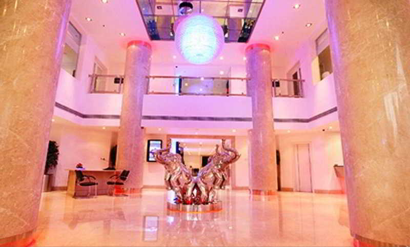 Radisson Blu Kochi Hotel Luaran gambar The lobby of the hotel