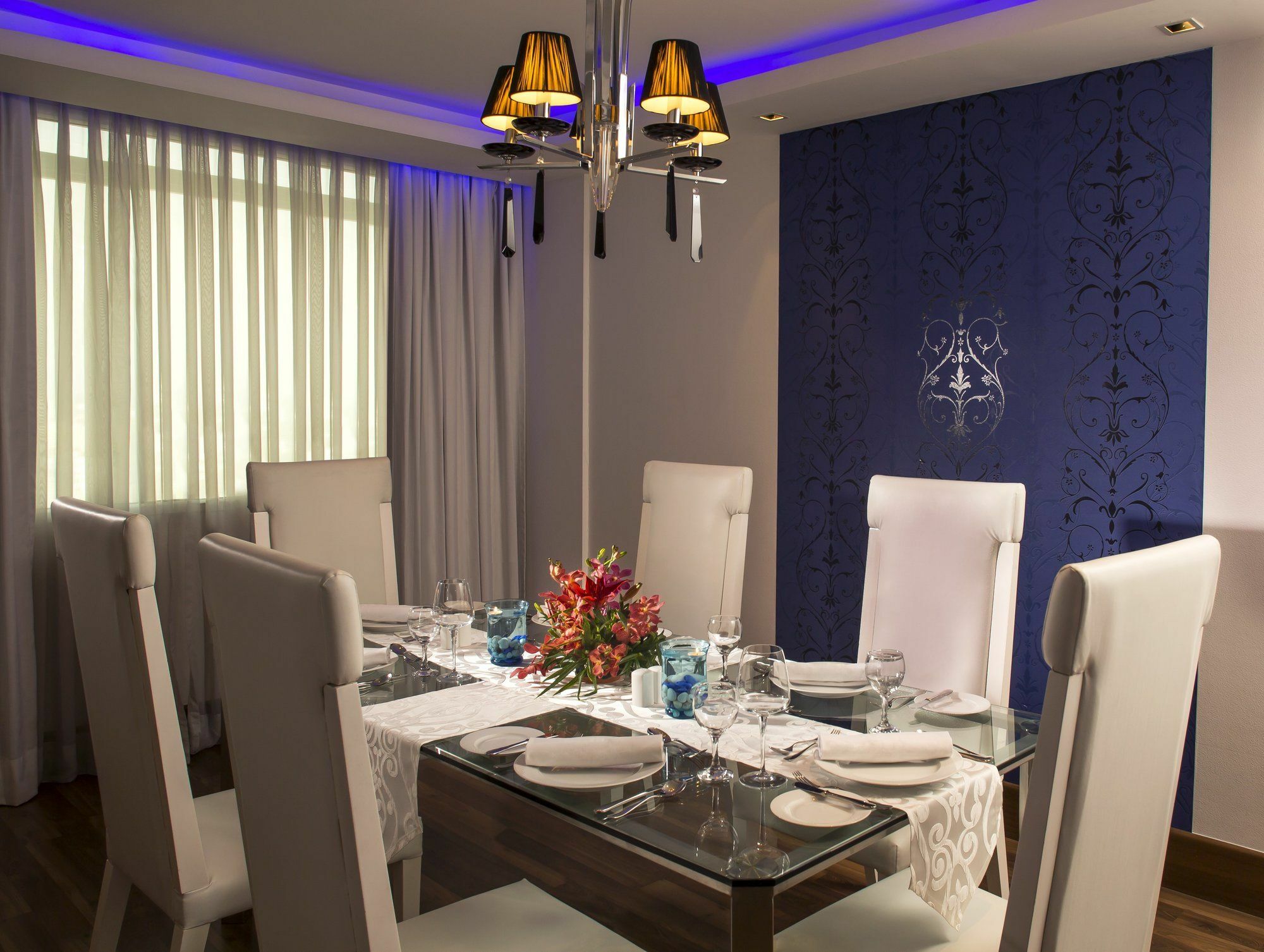 Radisson Blu Kochi Hotel Luaran gambar A dining room